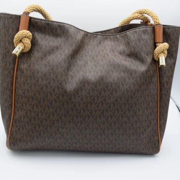 Michael Kors Isla Large Tote in Signature Brown - Picture 4 of 11